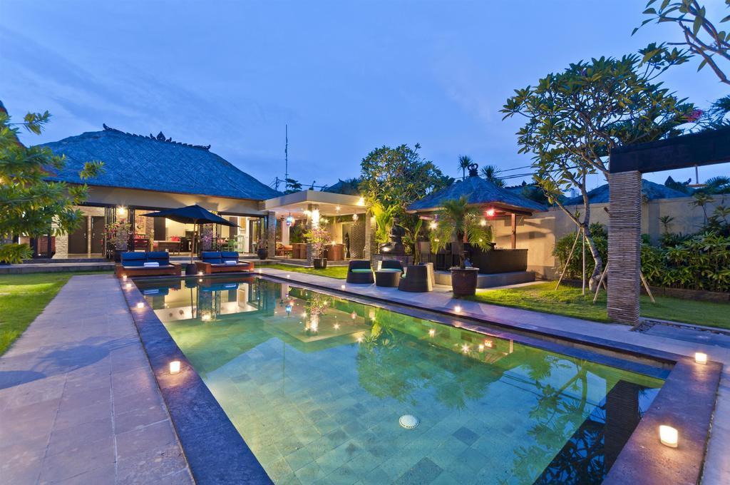 Villa Mahkota Seminyak Exterior foto