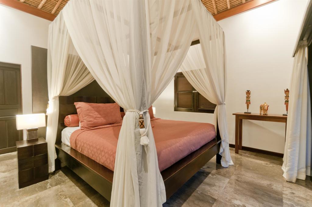 Villa Mahkota Seminyak Habitación foto